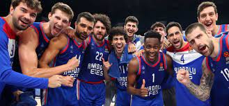 Zorlu mücadelede hakem mete kalkavan da . Avrupa Sampiyonu Anadolu Efes Oldu