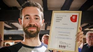 Celia Bartlett's Instagram, Twitter & Facebook