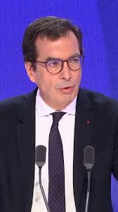 États-Unis : Joe Biden s'adresse à la fille de George Floyd durant ses  obsèques