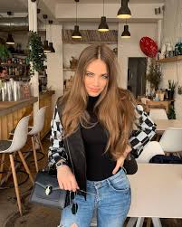 Pin En Xenia Tchoumi