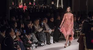 Un bel jeans alla moda! Moda Le Dieci Fake News Del Mondo Fashion Moda Ansa It