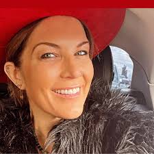 Deanne Metz: Account Coordinator in Santa Ana, CA