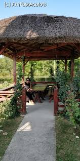 4 camere tip family ( 30 m2, prosoape, aer condiå£ionat, plasäƒ de å£ânå£ari, izolare fonicäƒ, piscinäƒ privatäƒ, lenjerie de pat, pardosealäƒ de lemn/parchet, articole de toaletäƒ gratuite peninsula resort se gaseste in loc. Puflene Resort Murighiol Impresii PÄƒreri RecomandÄƒri Puflene Resort Amfostacolo Amfostacolo