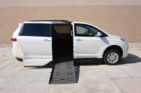 From spacious seating for eight to heated leather seats, there's a lot to love about the interior of the 2017 toyota sienna. 2017 Toyota Sienna Xle Wheelchair Van With Power Folding Ramp
