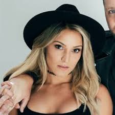 leann karnes (@klkarnes)