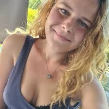 Julia Marion (@JuliaMarionK)