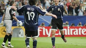 A negociação se arrastou por quase uma semana e, além do assédio de outros clubes e até a seleção chilena ao. Barcelona Hernan Crespo Sobre Messi Queremos Que Ele Seja Campeao Mundial