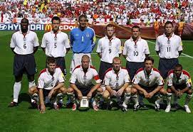 Seleção portuguesa de futebol‏) هو ممثل البرتغال الرسمي في رياضة كرة القدم، حيث تأسس تأسس اتحاد البرتغال لكرة القدم في عام 1914 ، وانضم إلى الفيفا في العام 1923. Ø¨Ø±ÙŠÙ…ÙŠØ±Ù„ÙŠØ¬ Ø§Ù„Ø¹Ø±Ø¨ Twitterissa ØªØ´ÙƒÙŠÙ„Ø© Ù…Ù†ØªØ®Ø¨ Ø¥Ù†Ø¬Ù„ØªØ±Ø§ ÙÙŠ ÙŠÙˆØ±Ùˆ Ø§Ù„Ø¨Ø±ØªØºØ§Ù„ 2004