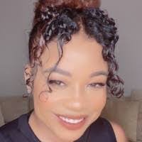 Carla Hatch's Instagram, Twitter & Facebook