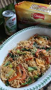 Maggi goreng is similar to mee goreng except that the noodles used are different. Resepi Maggi Goreng Simple Tanpa Perencah