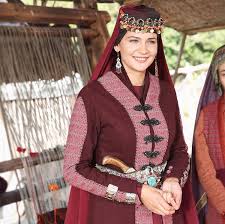 2017 yılında diriliş ertuğrul dizisinde aslıhan rolünü. Gulsim Ali As Aslihan In Dirilis Ertugrul Fashion Tv Turkish Fashion Fashion