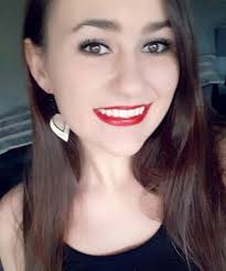 Şagirdinə lüt şəkillərini göndərən 22 yaşlı qadın müəllim saxlanıldı