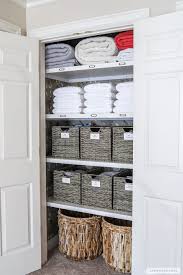 Sick of all that clutter piling up in your linen i recently finished organizing the kitchen & now, it's on to the linen closet. Linen Closet Organization How To Organize Your Linen Closet