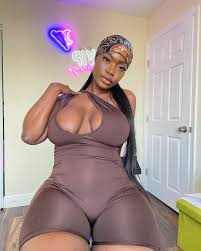 Vaneque Udell - Free pics, galleries & more at Babepedia