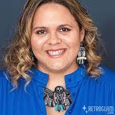 Rowena Patterson's Instagram, Twitter & Facebook