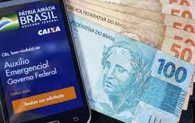 O auxílio emergencial (também chamado de caixa auxílio emergencial ou coronavoucher) 1 2 é um benefício instituído no brasil pela lei de nº 13.982/2020, que previu o repasse de 600 reais mensais (inicialmente por três meses) a trabalhadores informais e de baixa renda, microempreendedores individuais e também contribuintes individuais do instituto nacional do seguro social (inss). Auxilio Emergencial 5Âª Parcela Sera Divulgada Pelo Whatsapp