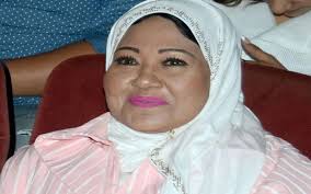 وهي أفضل ممثلة كوميدية تقف على خشبة المسرح الخليجي, في عام 1993 ارتدت انتصار الحجاب ولكنه لم يوقفها عن التمثيل. Ø­Ù‚ÙŠÙ‚Ø© ÙˆÙØ§Ø© Ø§Ù†ØªØµØ§Ø± Ø§Ù„Ø´Ø±Ø§Ø­ ÙˆØ³Ø¨Ø¨ ØªØµØ¯Ø±Ù‡Ø§ ØªØ±Ù†Ø¯ Ø§Ù„Ø³Ø¹ÙˆØ¯ÙŠØ© Ø§Ù„ÙˆÙØ¯