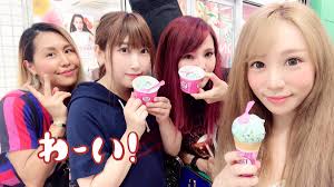 Good morning ☀️😅 It's been scorching hot here in Tokyo 🇯🇵 every day 💦  Today, I'd like to start with Sentimental Donna Summer