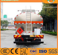 China Dongfeng Loading Oil Truck Lubricant Crude Oil Storage Transportation  Liquid Truck Tank Truck Factory Price