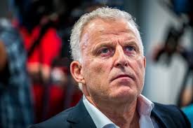 De vries was vanavond te gast in de studio van rtl boulevard. Advocaat Brech Ontkent Betrokkenheid Bij Dood Nicky Foto Tubantia Nl
