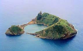 Tiny Island Off The Coast Of Sao Miguel Acores Near The Town Of Villa Franca Beautiful Black Sand Beach Sao Miguel Island Sao Miguel Azores