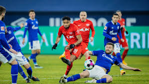 Kolasinac returned to schalke on loan once the january transfer window opened, whilst mustafi reached an agreement with arsenal to terminate his contract in that window and sealed a switch. Fc Schalke 04 Shkodran Mustafi Sead Kolasinac And Klaas Jan Huntelaar Bad From Experience Newsylist Com