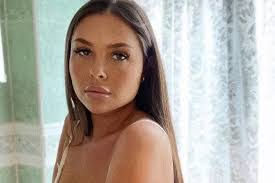 Olivia Parman's Instagram, Twitter & Facebook