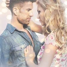 Ella Wayne's Instagram, Twitter & Facebook