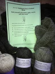 You can buy knitting needles in bulk or retail, the knitting needles has good cost performance. Hand Knitted Scarfs