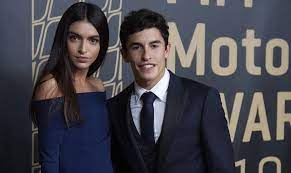 Marc márquez (25 años) ha sido sorprendido paseando por las calles de barcelona con la que ya es su nueva novia: Marc Marquez Y Lucia Rivera Posan Juntos Como Pareja Por Primera Vez Gente Y Famosos El Pais