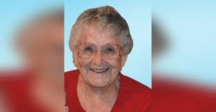 Betsy Manley's Instagram, Twitter & Facebook