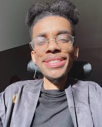 On Wednesday, May 4th, the Baltimore Kids Chess League presented the first  annual Josiah Lindsay Chess Player Of The Year Award to Shawn Means from  Bard High School. It was our pleasure