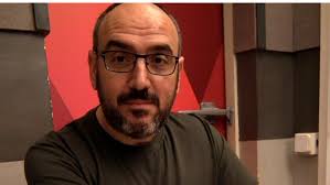 L'inspector Marc Peña publica un llibre per ajudar a prevenir les estafes