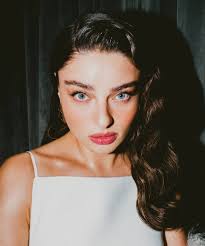 كنت قد نشرت الممثلين الذين ليس لهم قبول عندي .. وهذه الممثلات ايضا ليس لهم  قبول عندي رغم جمالهن 😁 مع احترامي للذين يحبونهم