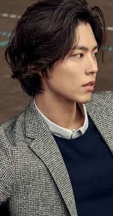 Heavily influenced by the kpop (korean pop) culture, korean hairstyles are at the cutting edge of fashion. Korean Haircut Long Men Korean Idol