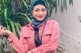 Beda usia 15 tahun, ini yang bikin nathalie holscher jatuh hati sama sule. Bak Tidak Kapok Padahal Usia Kandungan Sudah 9 Minggu Nathalie Holscher Malah Nekat Lakukan Hal Tak Terduga Ini Pelan Pelan Semua Halaman Grid Fame