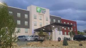 Holiday inn express is a real nice hotel to stay for family vacation. Holiday Inn Express Suites Price An Ihg Hotel Price Updated 2021 Prices
