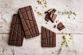 What happens next, though, depends on what type of chocolate we're making. Kr Dmgw6wrd0jm