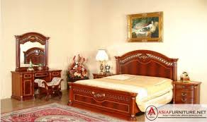 Kamu ingin memberikan suasan berbeda pada kamar namun, tidak berlebihan. Model Kamar Set Tempat Tidur Minimalis Dari Kayu Jati