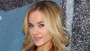 Paula Labaredas as Delilah Finn