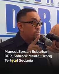 Insert - Wakil Ketua Komisi III DPR RI, Ahmad Sahroni, menanggapi maraknya  seruan pembubaran DPR yang ramai di media sosial. Ia menyebut wacana itu  tidak masuk akal, dan menganggap orang yang menyerukan