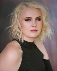 Jenna Woolley's Instagram, Twitter & Facebook