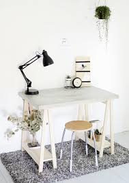 It will cost you less than $60 and will offer a quick construction that even a beginner can do. 25 Stylish Diy Desks