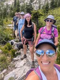 Hiking to Roman Nose Lakes