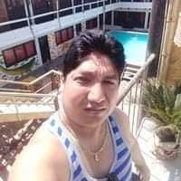 Este Señor Saul Díaz, es un ESTAFADOR! Me estafó $1000, teníamos un  contrato para la confección de unas mochilas. Los dos primeros contratos,  cumplió, ya Enel tercer envío se hizo al loco.