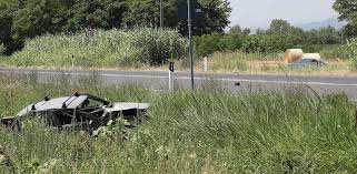 Dobbiamo ancora risvegliarci dall'incubo di questo terribile incidente». Incidente Pesaro Oggi Muore Nello Schianto Sulla Montelabbatese Cronaca Ilrestodelcarlino It