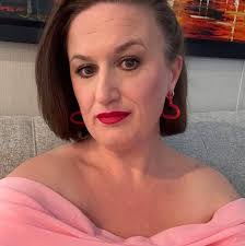 Diane Crossman's Instagram, Twitter & Facebook