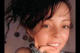 Melissa Duff's Instagram, Twitter & Facebook