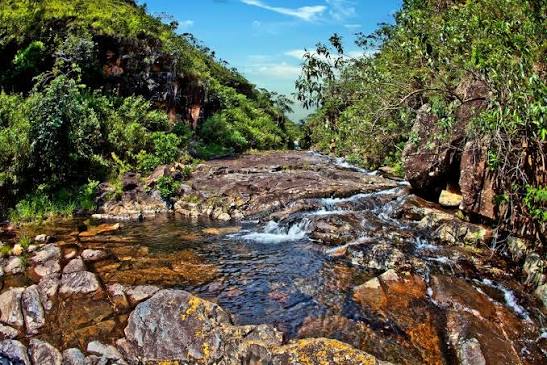 Goiás tem formações rochosas impressionantes, que parecem de outro planeta. | Foto: Rotas de Goiás