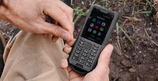 El juego salio para los móviles gsm de la empresa nokia, y se juega usando las teclas del teléfono de forma exacta moviendo la serpiente muy rápido de un lado al. El Nokia 3310 Ya Tiene Rival Llega El Indestructible Nokia 800 Tough
